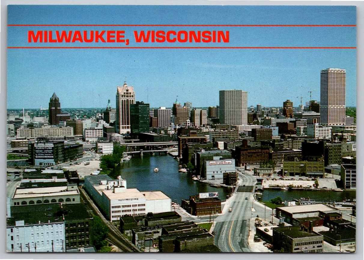 Vintage Milwaukee, Wisconsin Aerial View & Water Tower Postcard - Angle / View 3