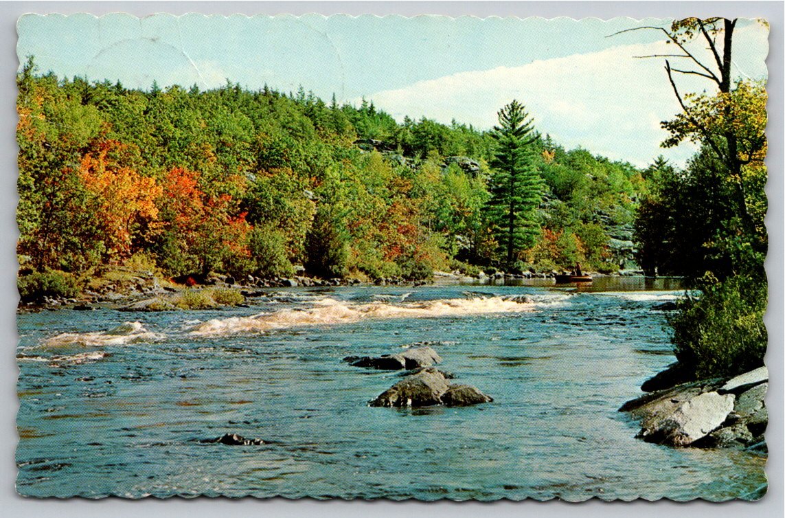 Ned's Place in Boulter, Ontario: Vintage Scenic River View