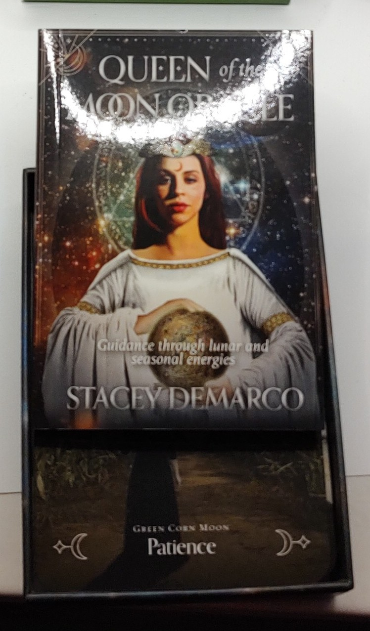 Queen of the Moon Oracle Deck by Stacey DeMarco & Ritual Set - Lot Photo 4