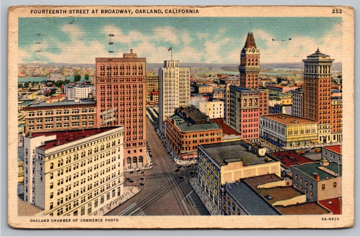 1935 Oakland Tribune Tower & Broadway California Linen Postcard