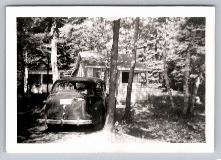 Vintage 1940s Duluth Minnesota Fish Fry Lodge Cabin B&W