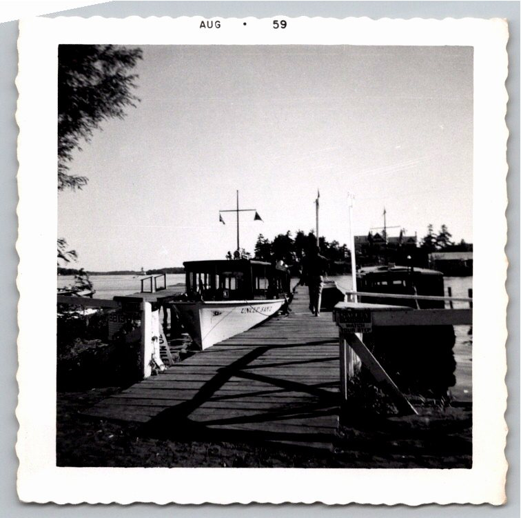 Vintage 1959 Uncle Sam II Tour Boat Photo: Alexandria Bay, NY