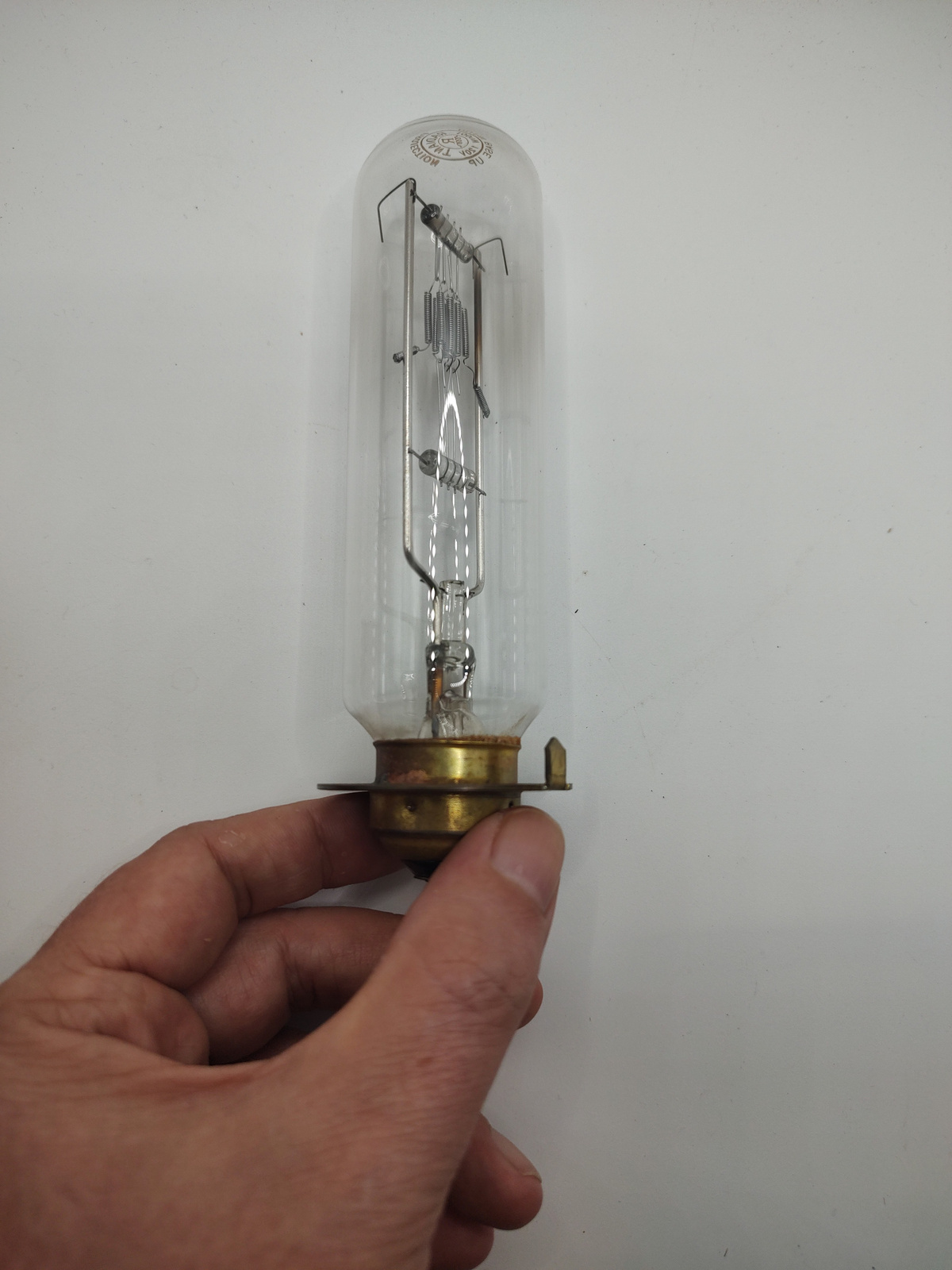 Vintage Radiant 1000W 120V Medium Prefocus Projection Bulb in Box - Angle / View 3