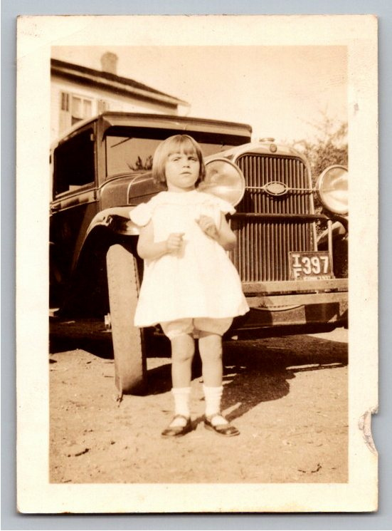 1931 Connecticut Photo Snapshot: Young Girl & 1929 Oldsmobile Car