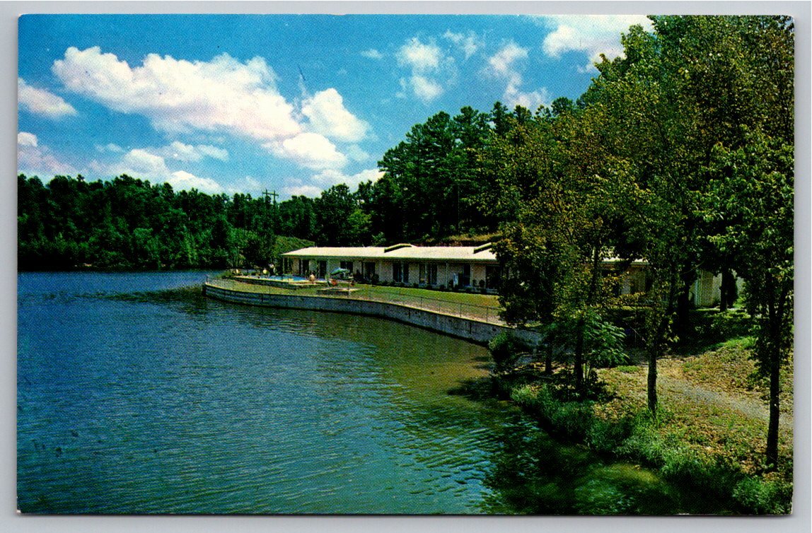 Vintage Lake Hamilton Postcard: Wayward Winds Resort Hot