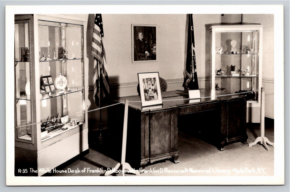 Vintage 1950s FDR White House Desk Postcard - Hyde Park Library