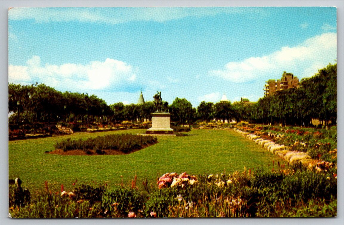 Vintage Postcard: Jeanne d'Arc Garden, Plains of Abraham, Quebec