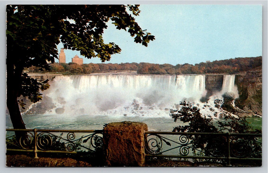 Vintage Niagara Falls Postcards: Queen Victoria Park Views - Angle / View 4