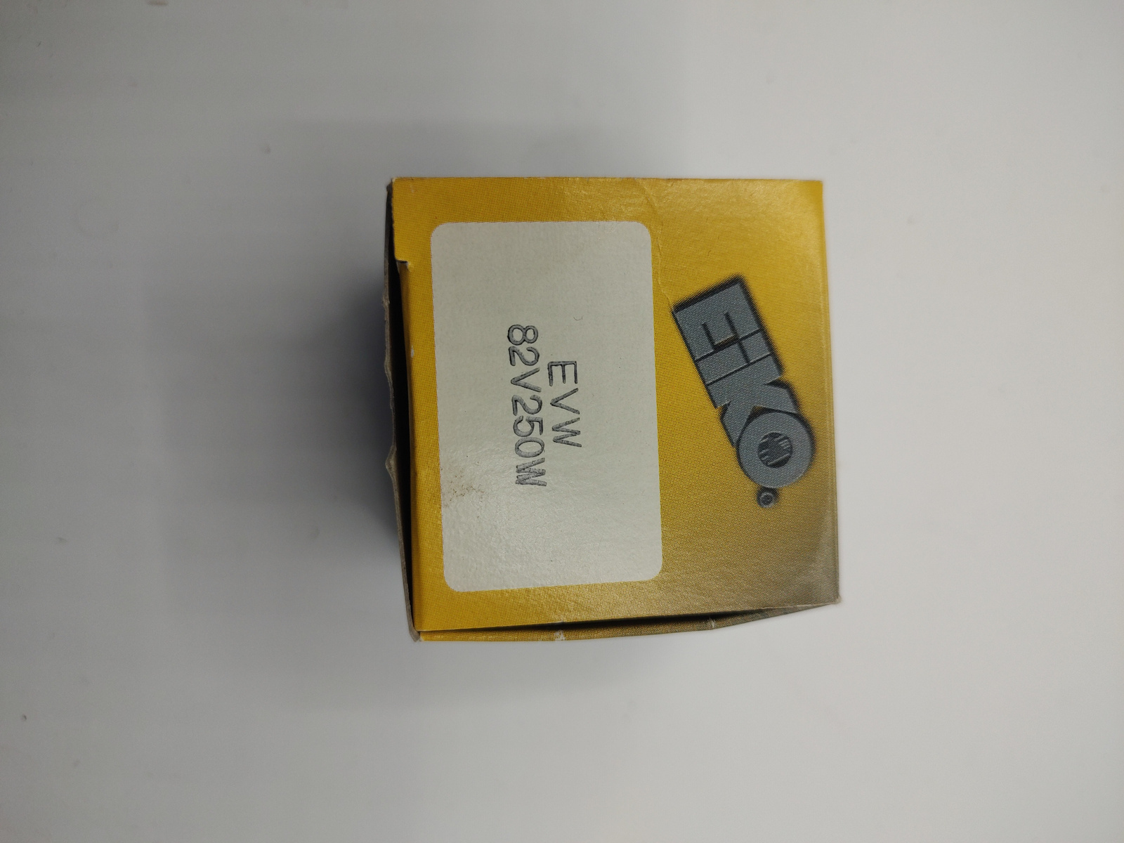 EiKO EVW 82V 250W Halogen Lamp Bulb for Vintage AV Projectors - Angle / View 3