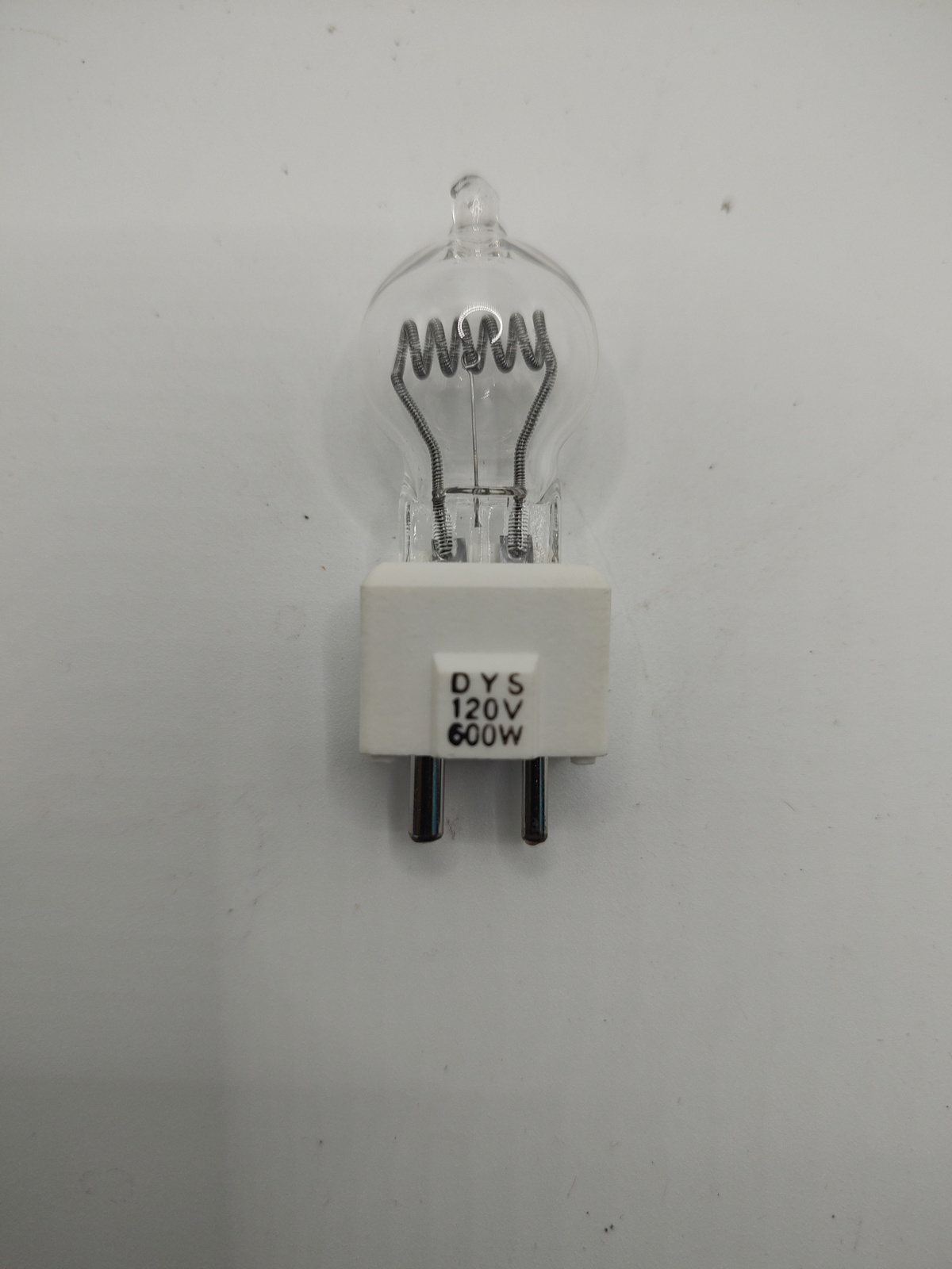 Vintage Ushio DYS 120V 600W Halogen Projector Lamp Bulb in Box - Angle / View 3