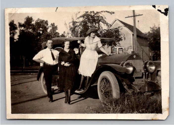 c. 1920 Stutz Luxury Automobile Family Snapshot Vintage B&W Photo